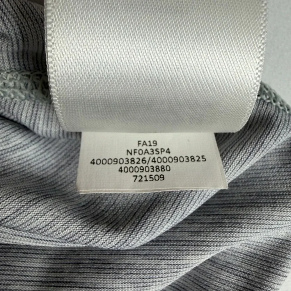 The North Face‎ Womens FlashDry V Neck Short Sleeve Athletic T Shirt Gray S P - Picture 7 of 8